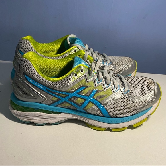 Woman’s ASICS GT-2000 4 Running Shoes - Picture 2 of 11